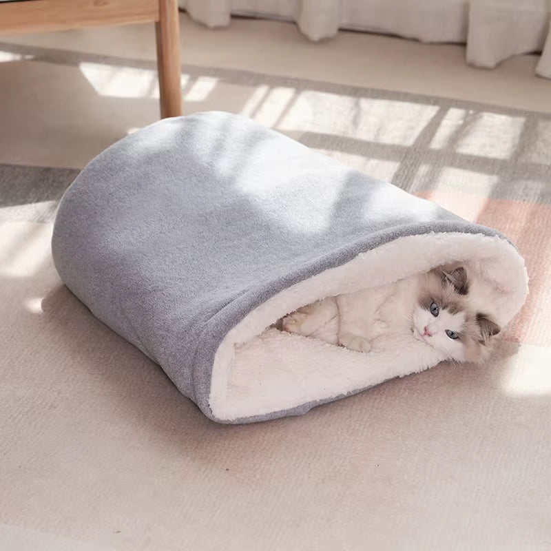 Warm Bed for Cats Dogs Comfortable Soft Polar Fleece Bucket Type Sleeping Bag Semi-Enclosed Tunnels Pet House Cats Cartoon Sofa